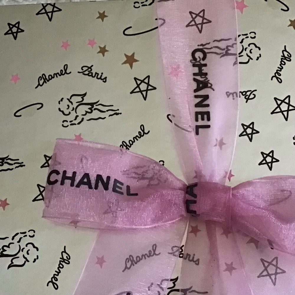 Vintage Chanel Paris Empty Gift Box with Signature Ribbon - Angels and Planets - Picture 8 of 13